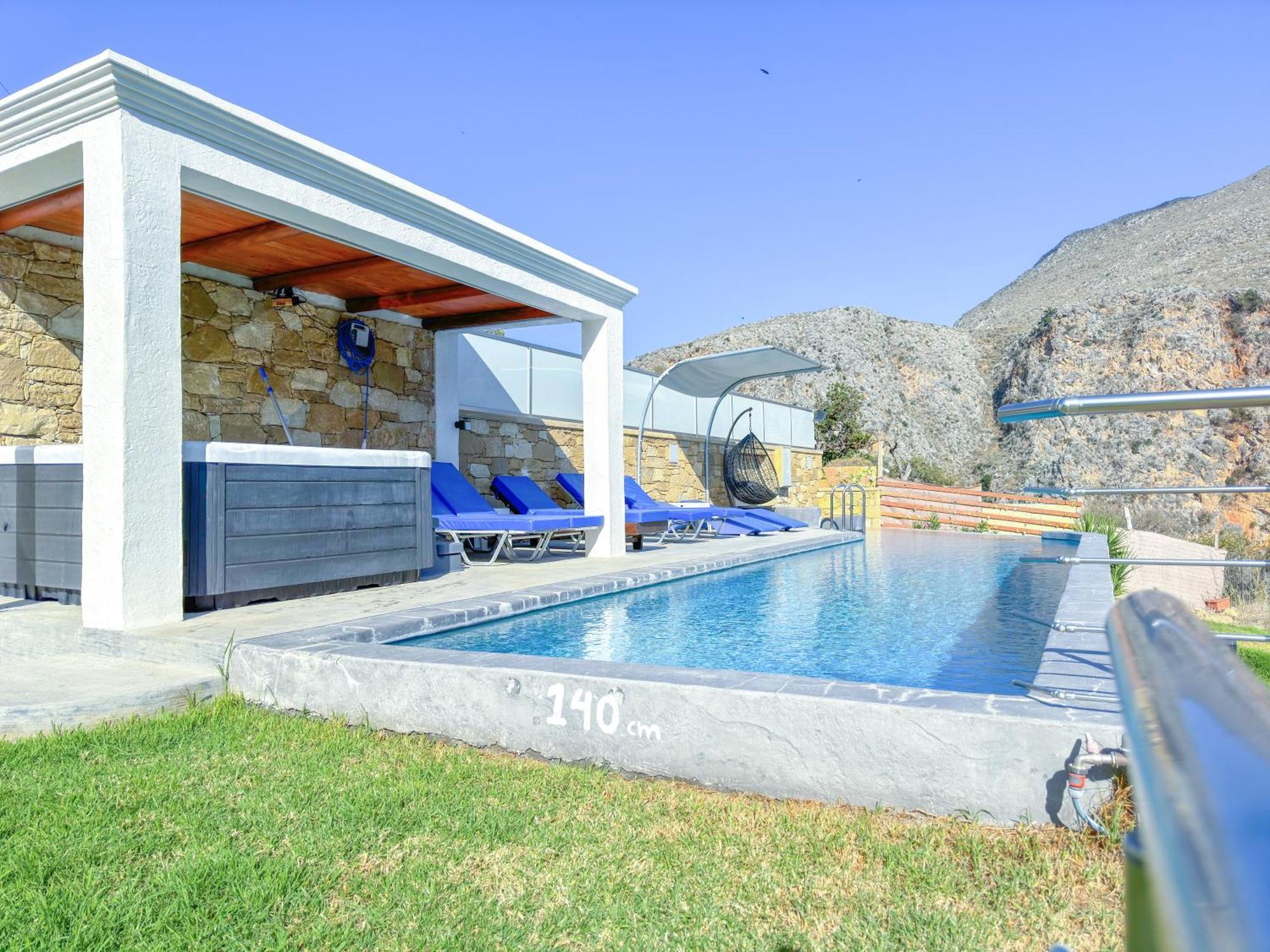 Heated Private Ozone Salt Pool, Jacuzzi, Cinema Inside & Outside, Ping Pong, Billiard, Ps5, Playground, Giant Chess, Giant Monopoly, Table Football, 3X Surround Sound - Villa Rokka Luxe Kíssamos Exterior foto