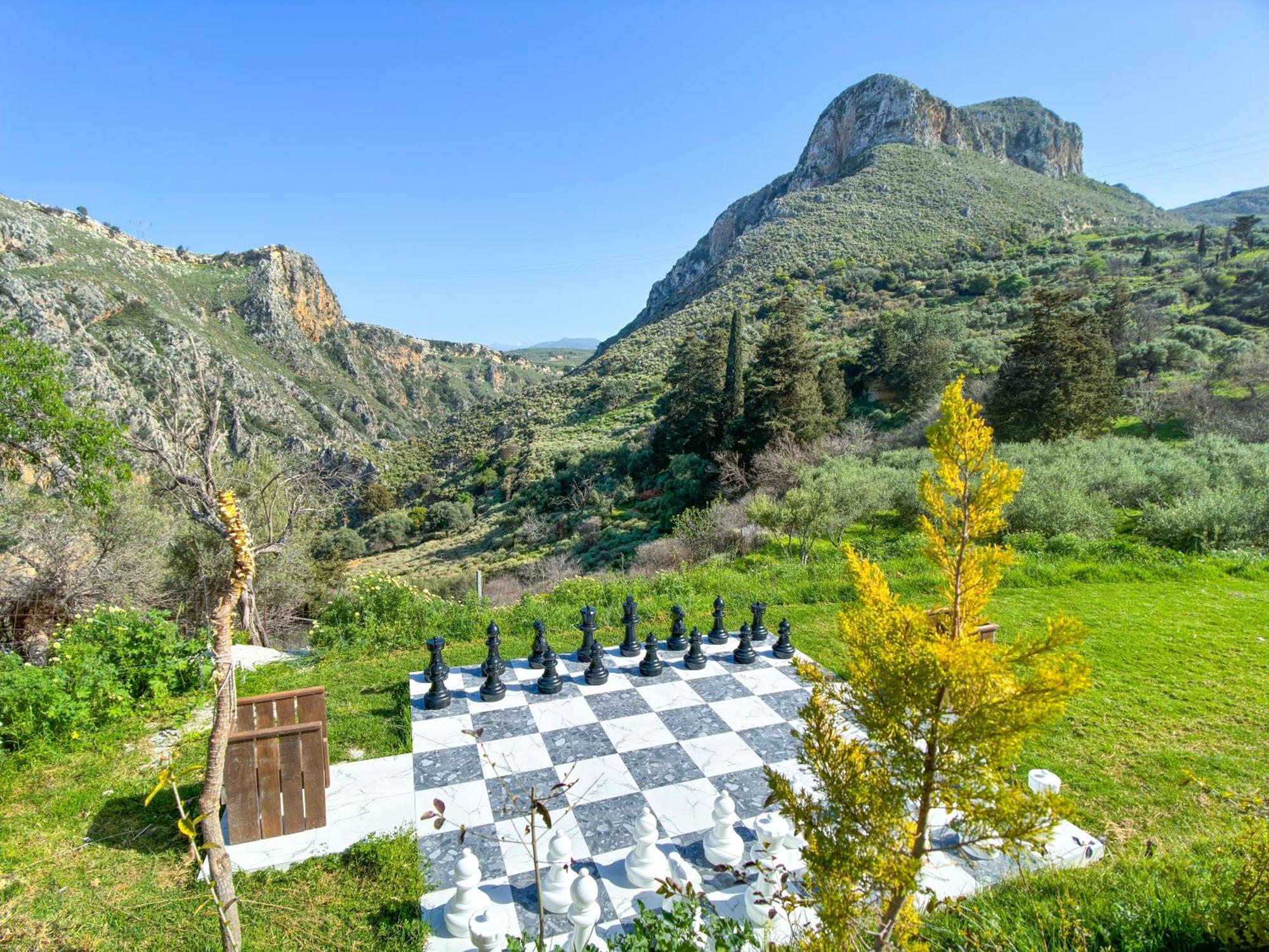 Heated Private Ozone Salt Pool, Jacuzzi, Cinema Inside & Outside, Ping Pong, Billiard, Ps5, Playground, Giant Chess, Giant Monopoly, Table Football, 3X Surround Sound - Villa Rokka Luxe Kíssamos Exterior foto