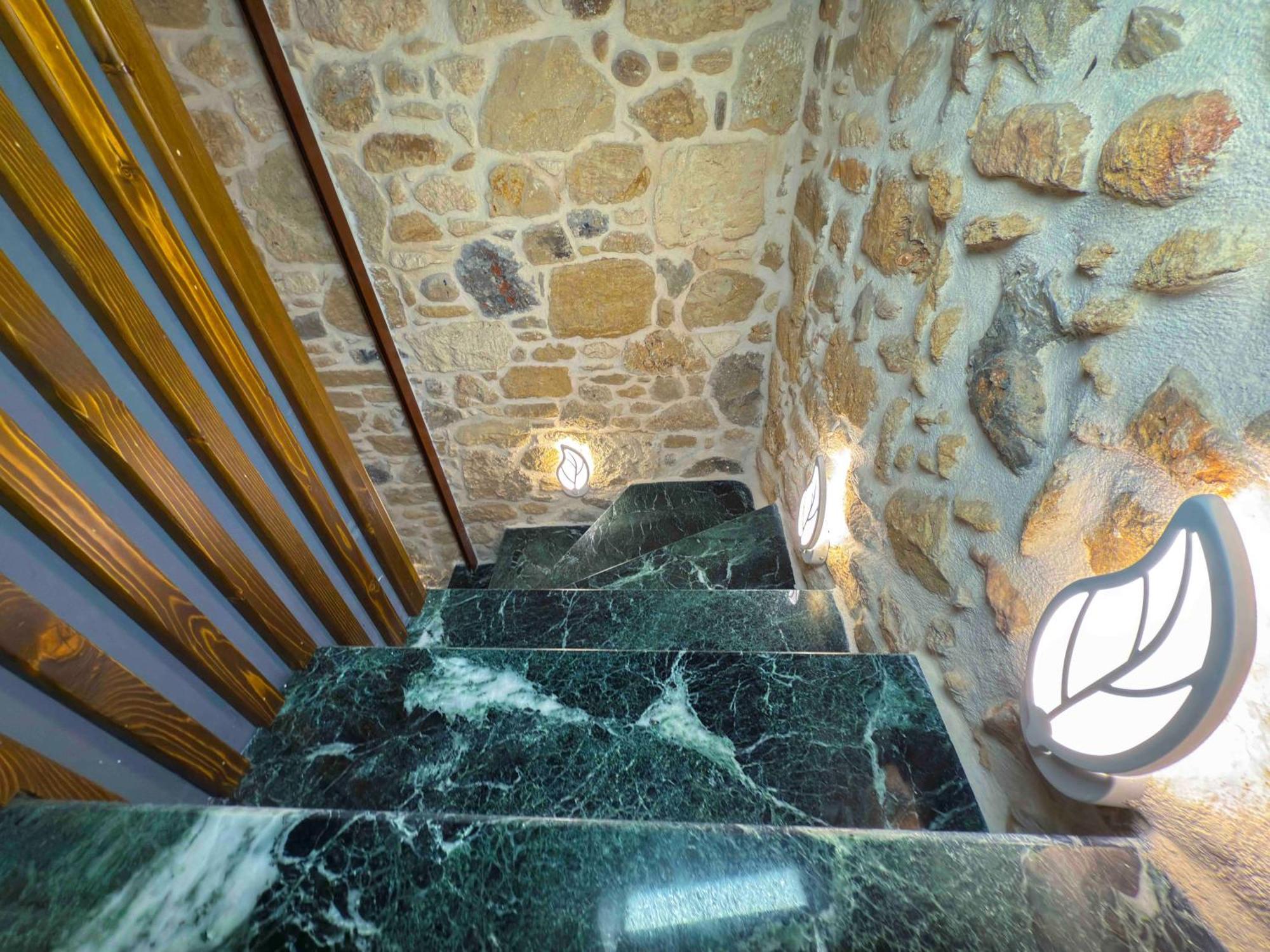 Heated Private Ozone Salt Pool, Jacuzzi, Cinema Inside & Outside, Ping Pong, Billiard, Ps5, Playground, Giant Chess, Giant Monopoly, Table Football, 3X Surround Sound - Villa Rokka Luxe Kíssamos Exterior foto